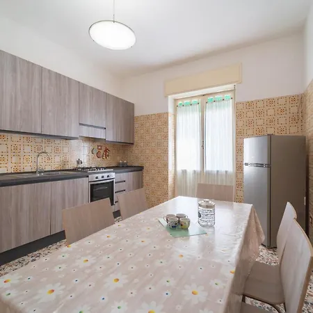 Happy Apartment *